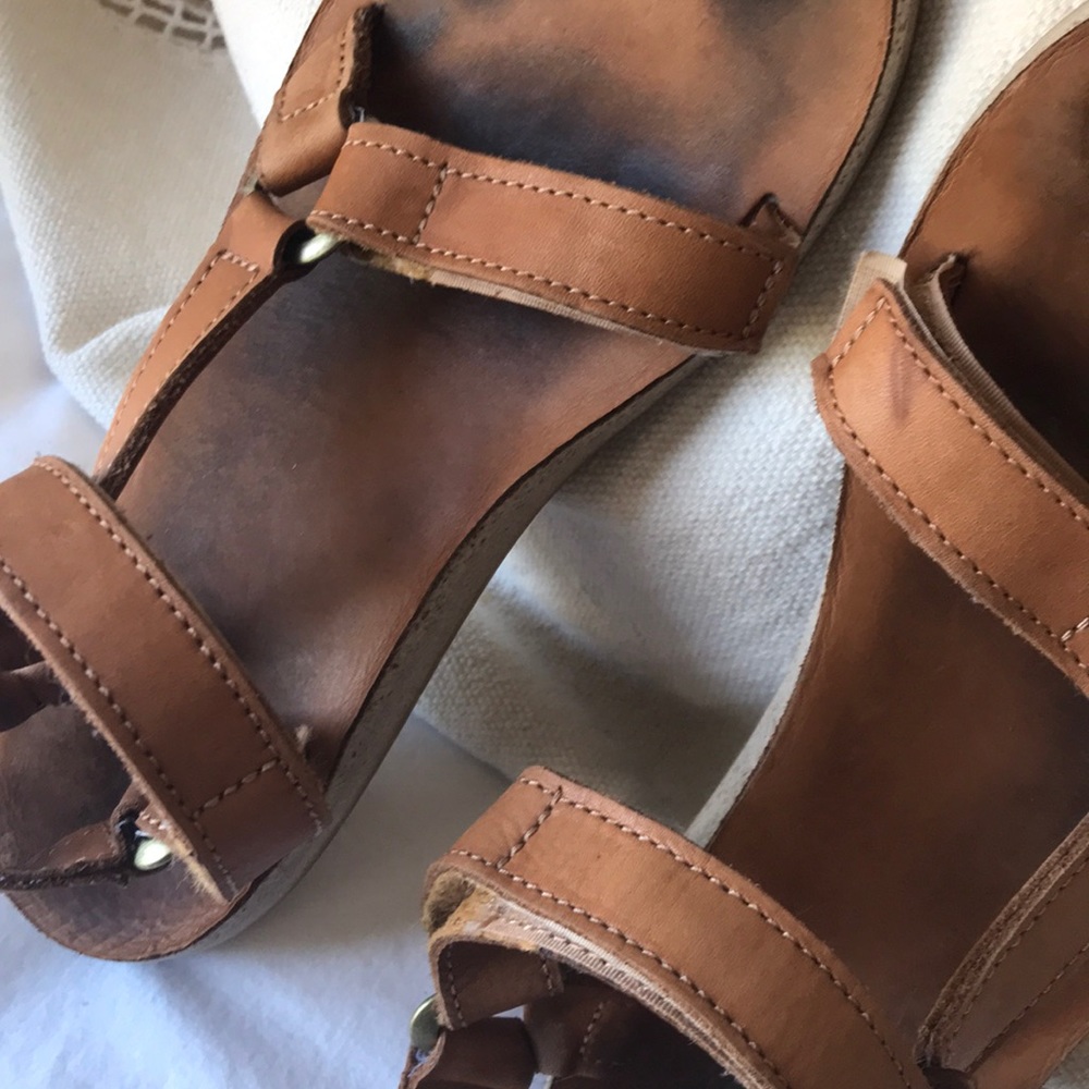 Teva sandals women’s size 8.